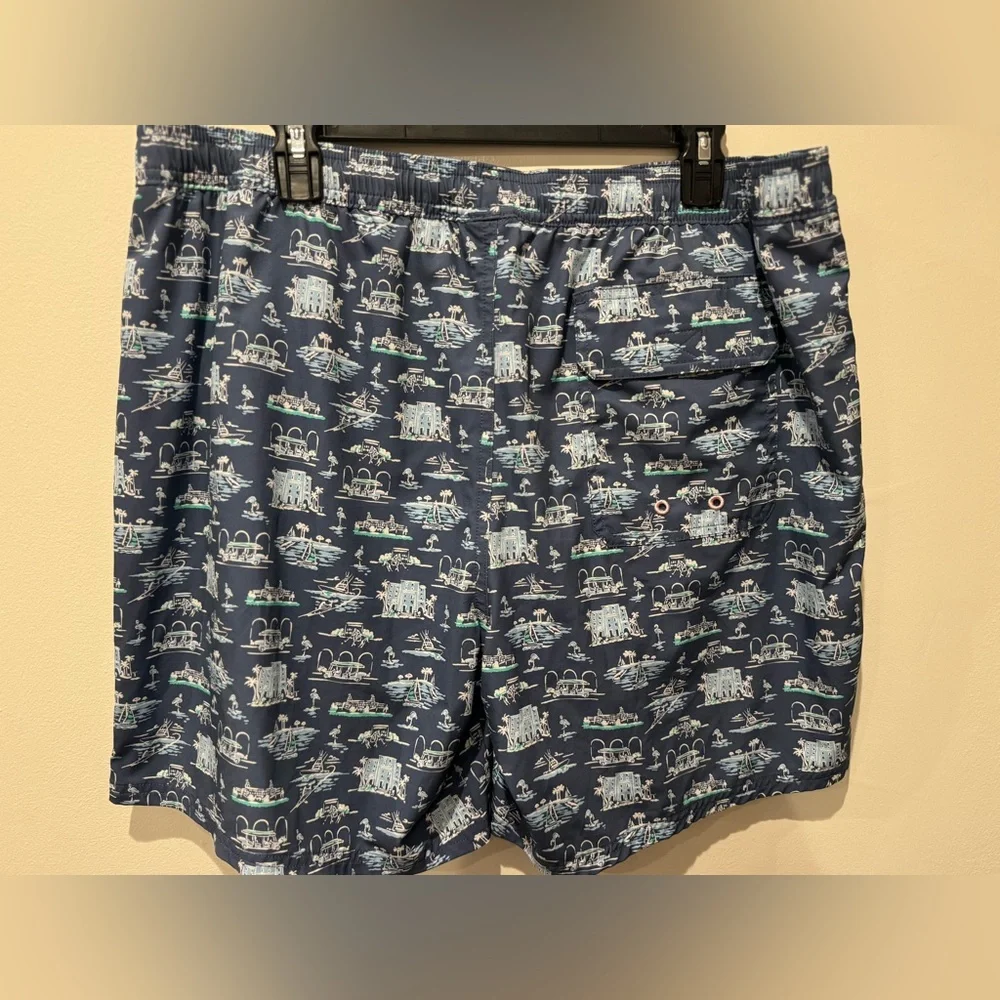 Vineyard Vines Charleston Print Swim Trunks Men’s Size L Navy